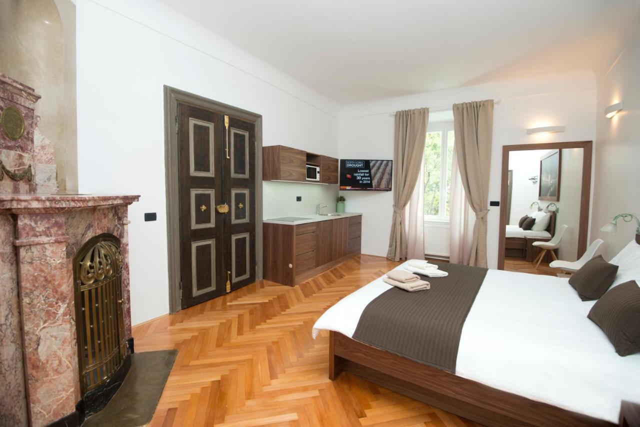 Apartment Zois *